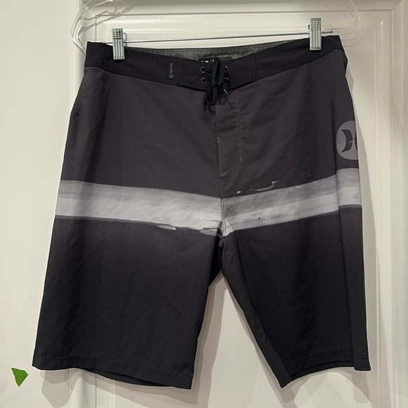 Hurley Men’s Board Shorts. - Picture 2 of 8